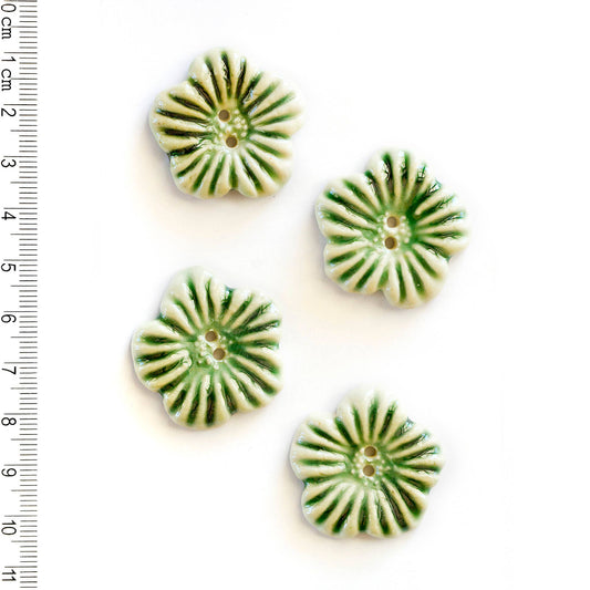 L395 Green Flower Buttons