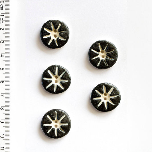L318 Star Pattern Black and White Buttons