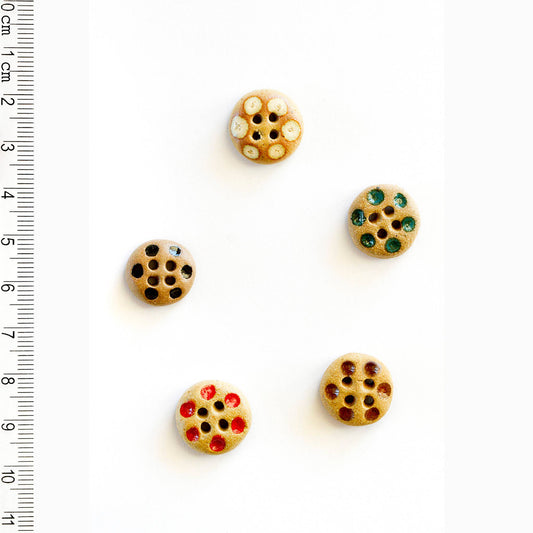 5 x various colour dot sewing buttons L571
