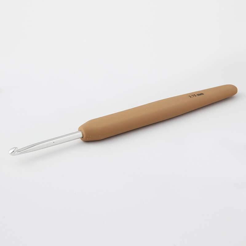3.75mm Maple Crochet Hook With Brown Handle.