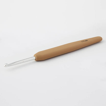 3.75mm Maple Crochet Hook With Brown Handle.