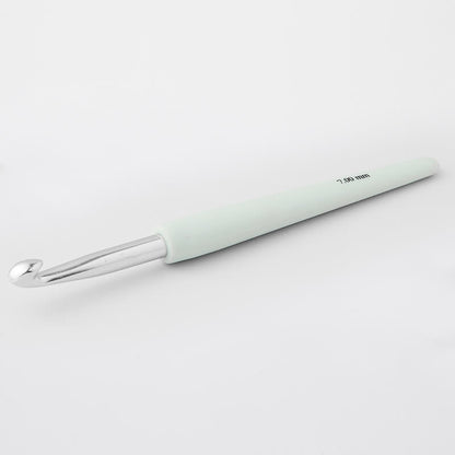 7mm Aster Crochet Hook with pastel blue handle 